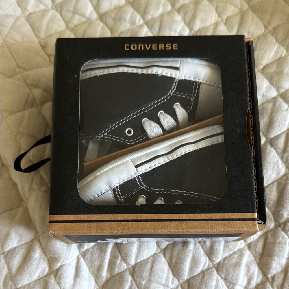 NEW Infant Converse Black and White classic Sneakers first star soft shoe